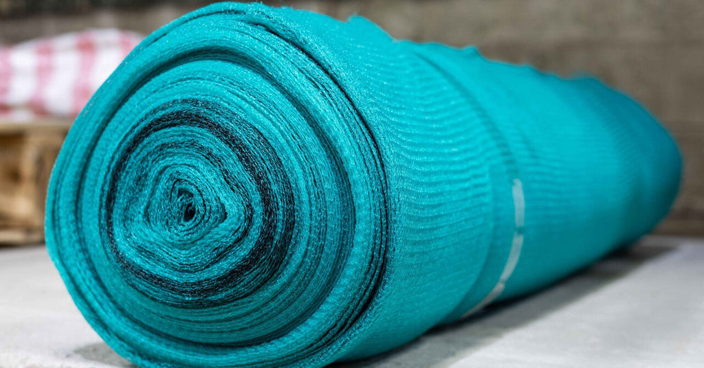 Debris Netting 70gsm – Heavy Duty Wind Resistant Mesh Roll for Scaffolding, Site Safety and Construction Barriers Blue 3m x 50m