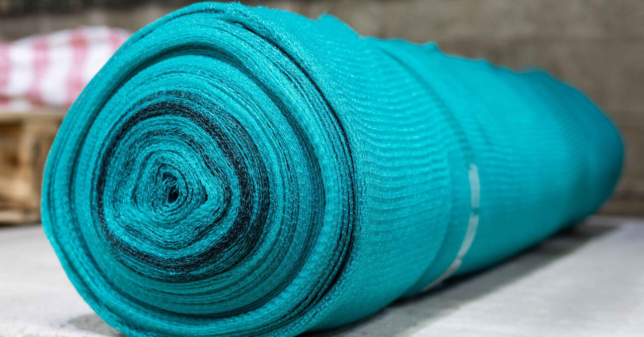 Debris Netting 70gsm – Heavy Duty Wind Resistant Mesh Roll for Scaffolding, Site Safety and Construction Barriers Blue 3m x 50m