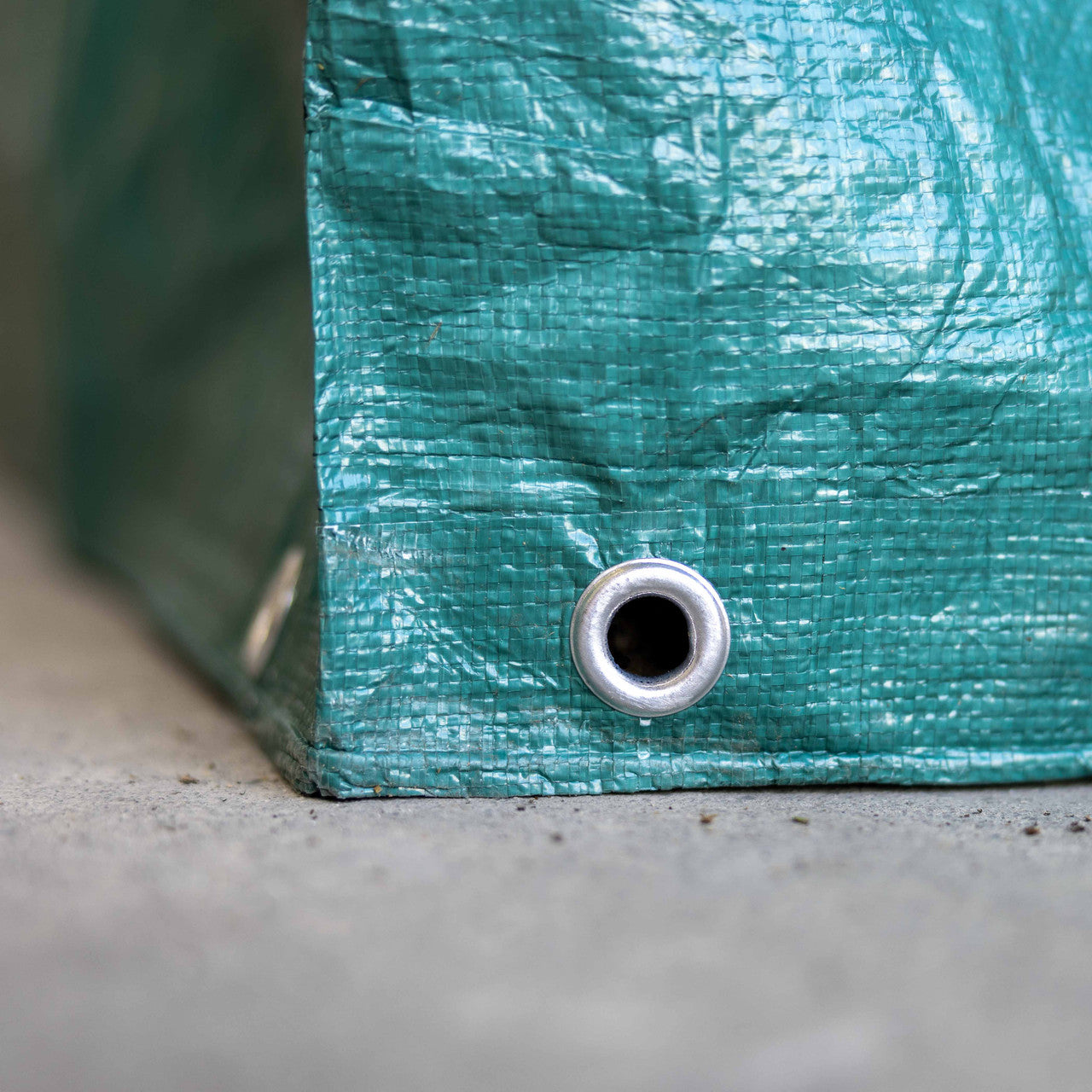 Green Pallet Cover 140gsm – Heavy Duty Waterproof Polyethylene Sheet for Industrial and Warehouse Storage