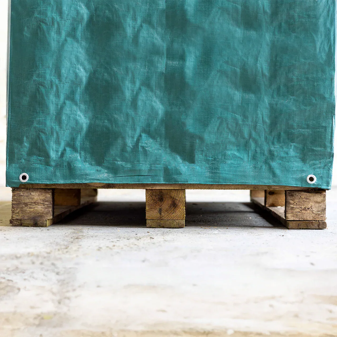Green Pallet Cover 140gsm – Heavy Duty Waterproof Polyethylene Sheet for Industrial and Warehouse Storage