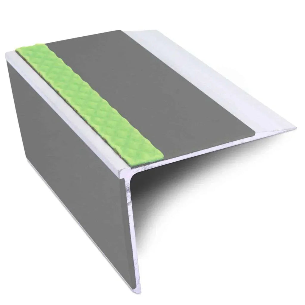 ASL27 75x58mm DDA Compliant Aluminium Non Slip Stair Nosing Edge Trim With Pvc Insert