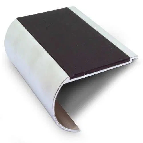 NHD08 – 71 x 55mm – Non Slip Stair Nosing