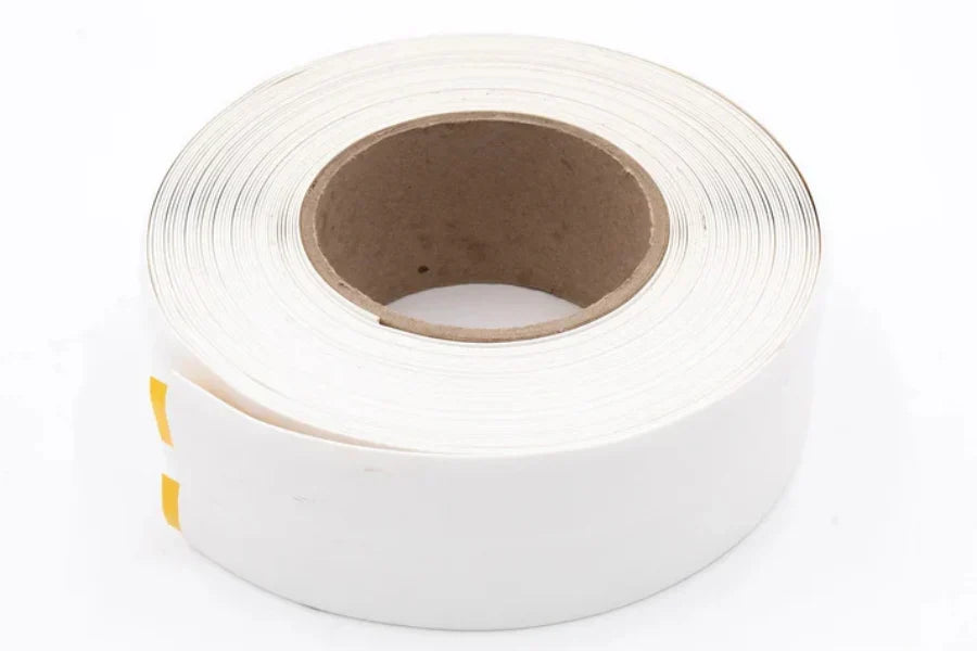 Self-Adhesive Flexible PVC Skirting Board 28×24mm – 5m Soft Floor & Wall Edge Trim, Wood Effect